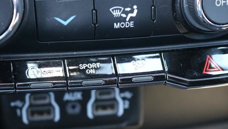 Used 2022 Dodge Durango SXT w/ Blacktop Package AWD/4WD image 15