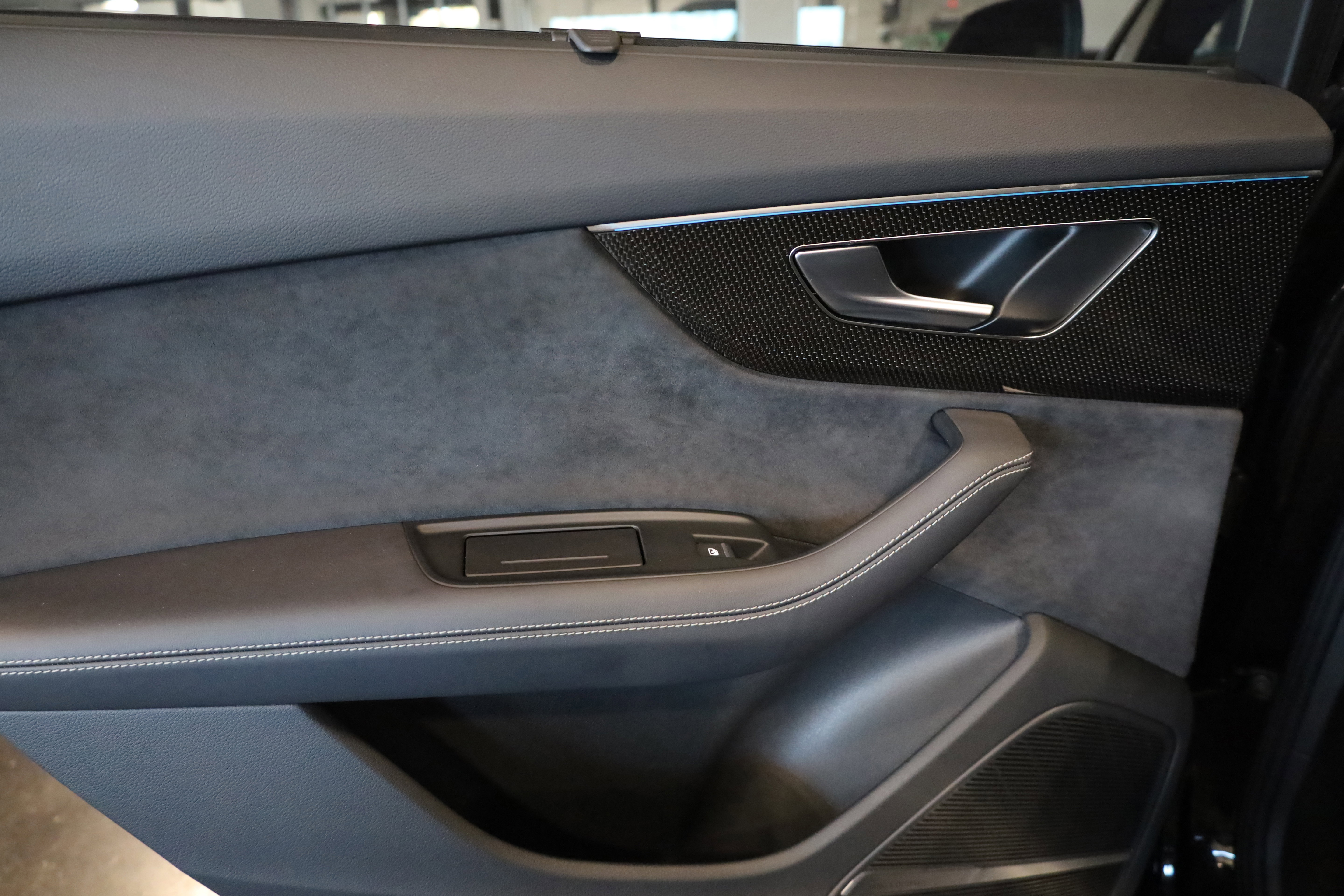 Used 2023 Audi SQ7 Prestige image 36