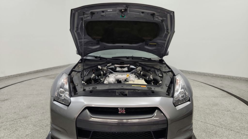 Used 2011 Nissan GT-R Premium AWD/4WD image 22