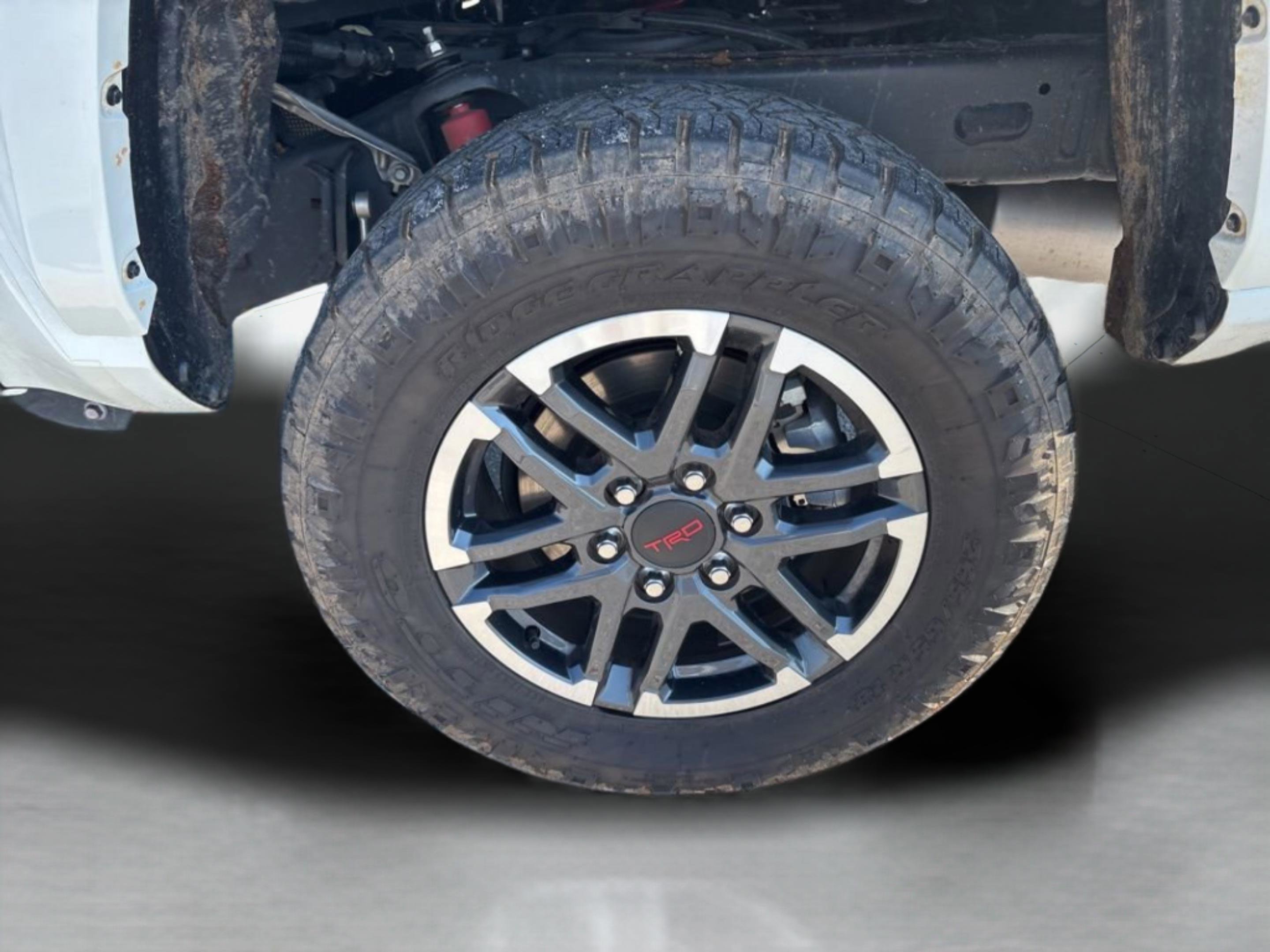 Used 2025 Toyota Tacoma TRD Sport image 38