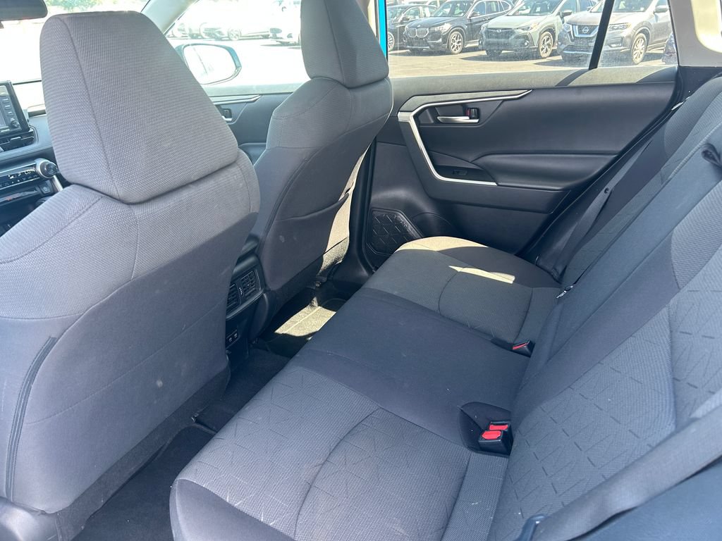 Used 2021 Toyota RAV4 XLE AWD/4WD image 30