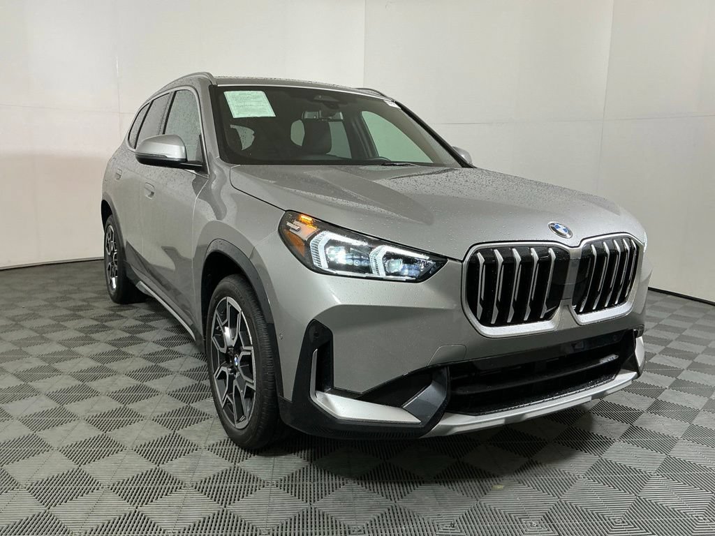 Certified 2025 BMW X1 xDrive28i w/ Convenience Package AWD/4WD image 4