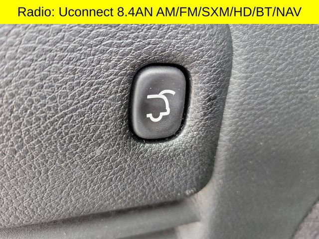 Used 2014 Jeep Grand Cherokee Overland w/ Advanced Technology Group AWD/4WD image 11