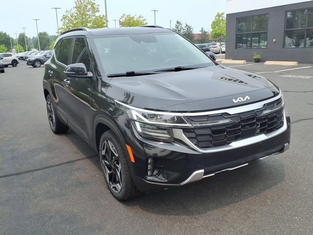 Used 2024 Kia Seltos SX w/ SX Sunroof Package AWD/4WD image 3