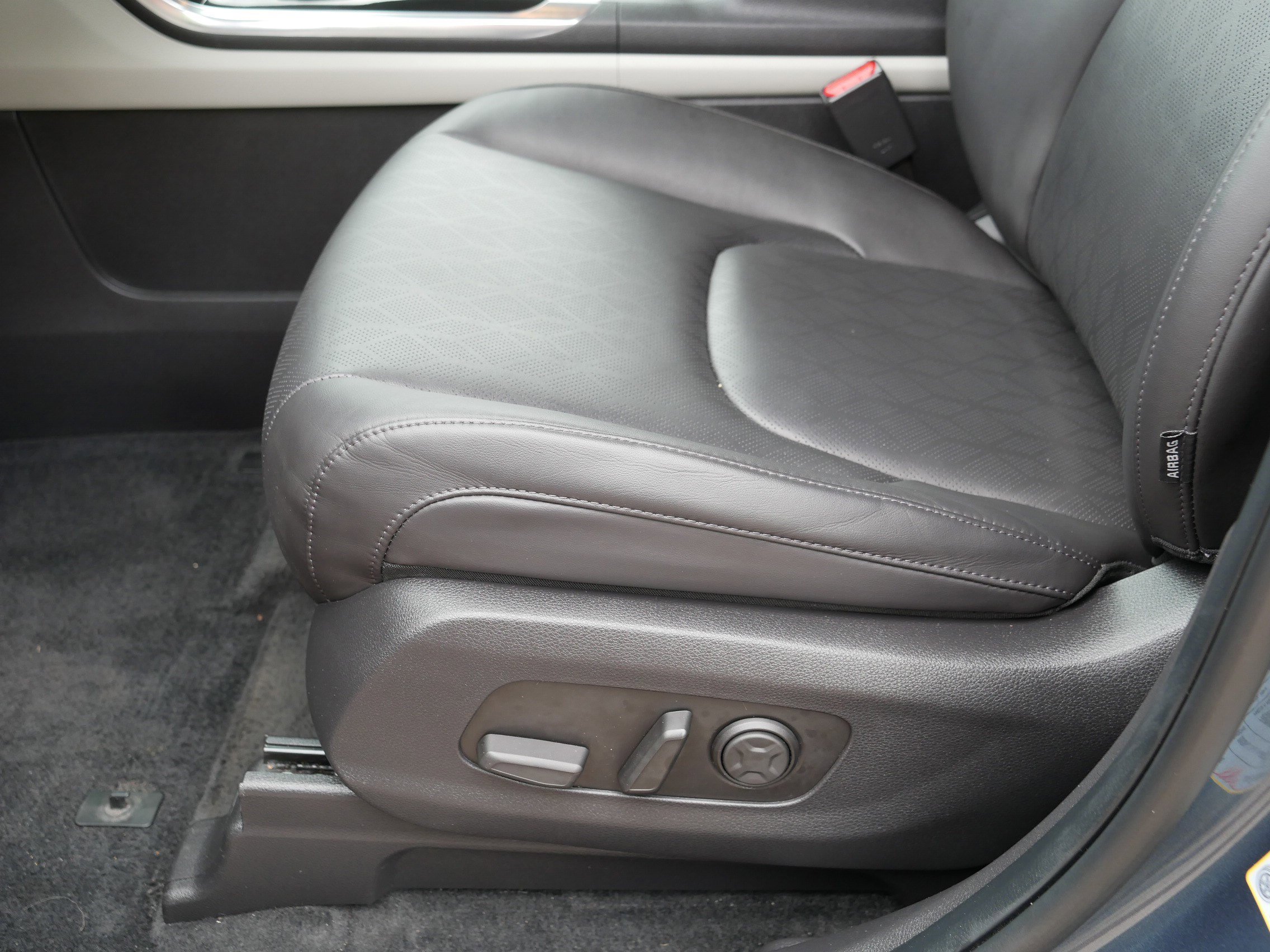 Used 2024 Kia Carnival SX FWD image 20