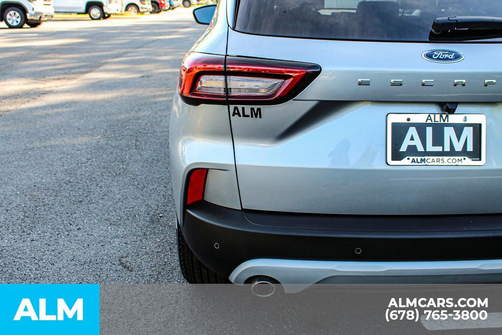 Used 2023 Ford Escape SE image 13