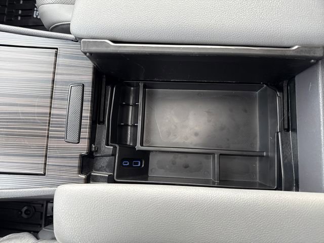 Used 2023 Toyota Sienna Limited image 26