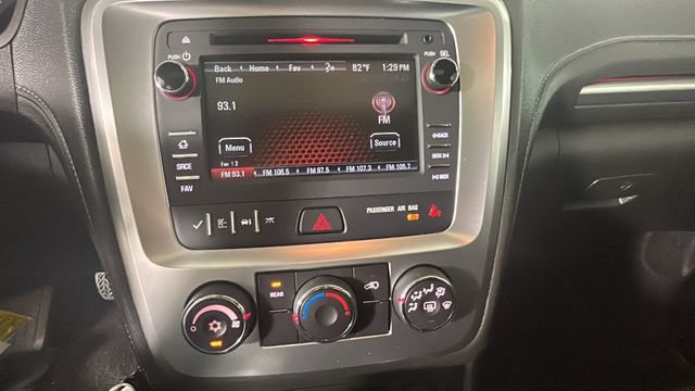 Used 2015 GMC Acadia SLE FWD image 19