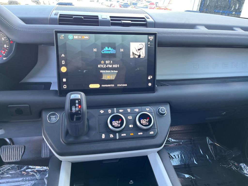 Used 2025 Land Rover Defender 110 S AWD/4WD image 19