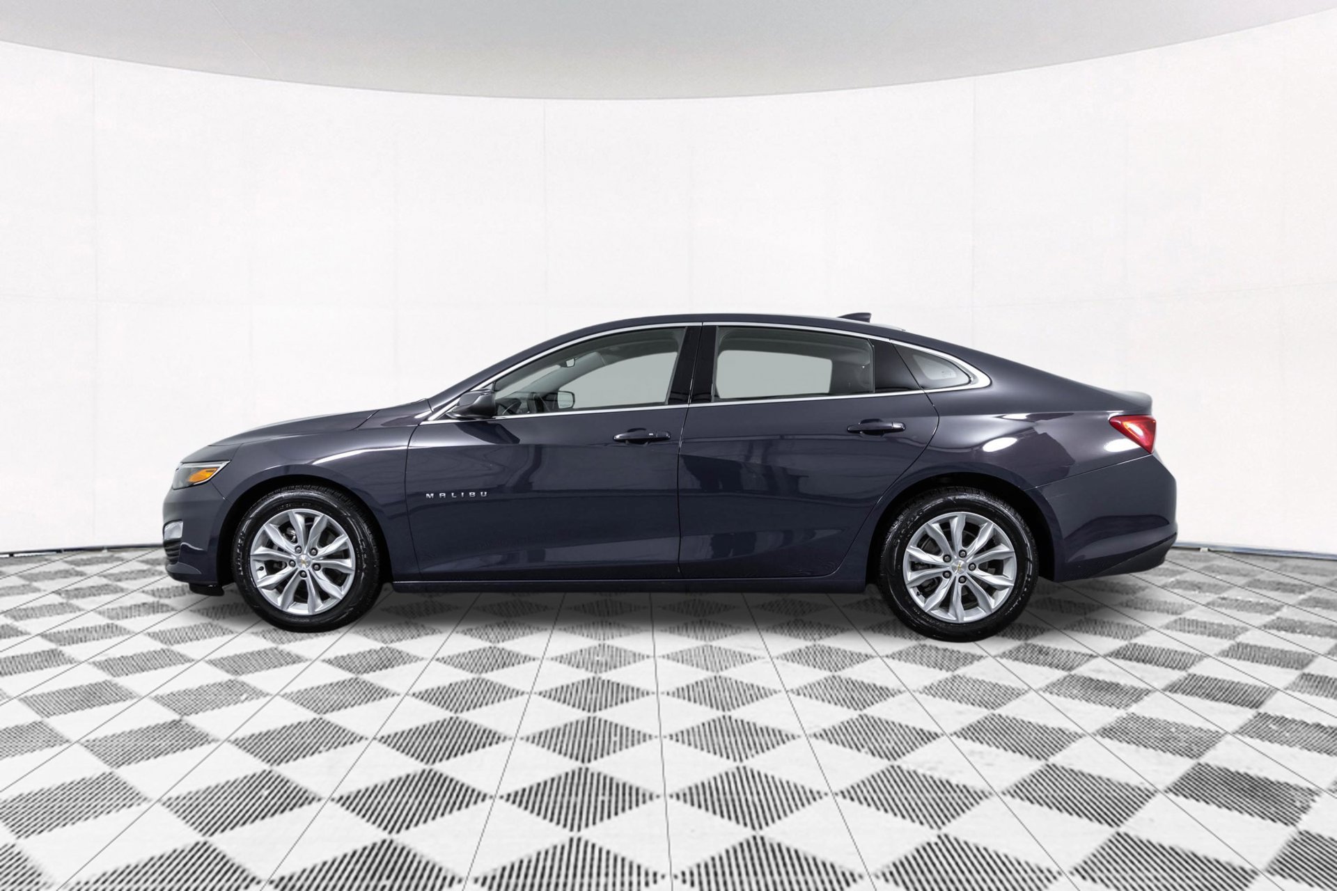 Used 2025 Chevrolet Malibu LT FWD image 14