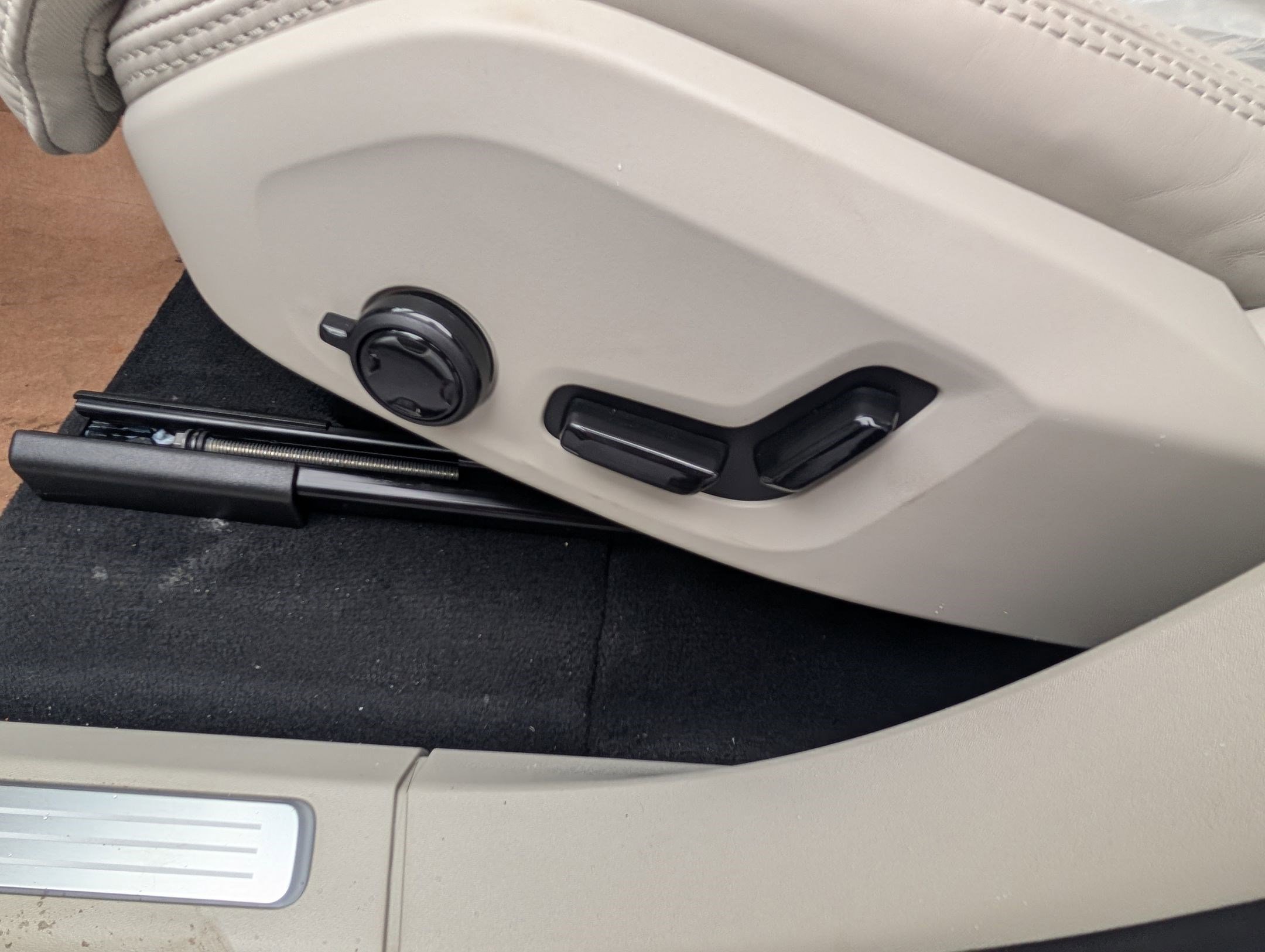 New 2026 Volvo XC90 B5 Ultra w/ Protection Package Premier image 11