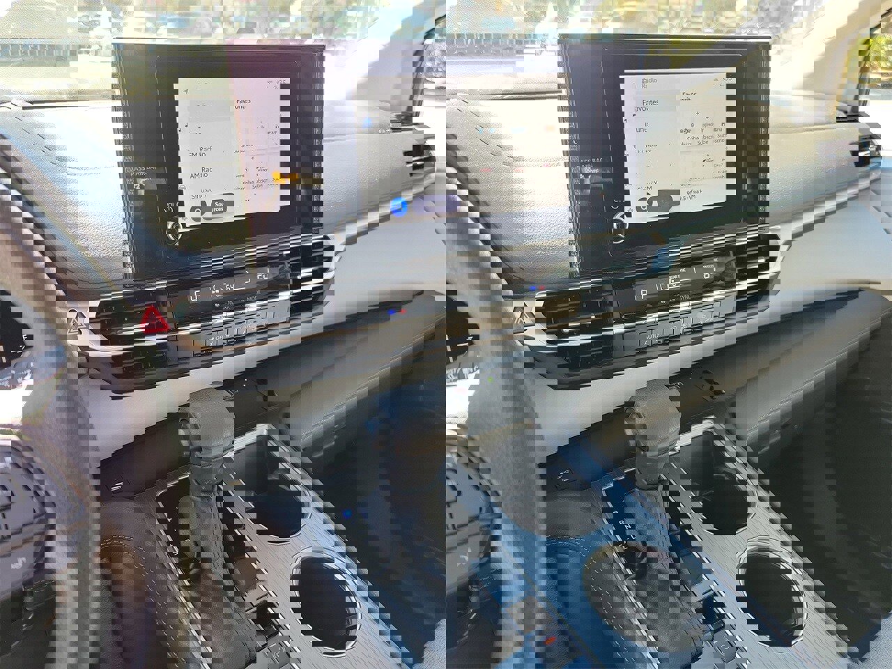 Used 2025 Toyota Sienna LE image 23