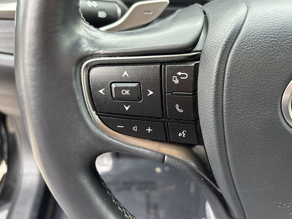 Used 2021 Lexus ES 300h w/ Premium Package FWD image 19