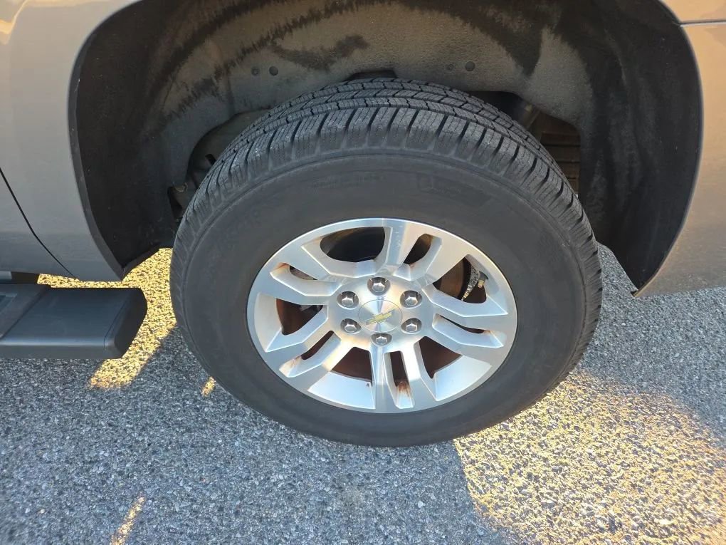 Used 2017 Chevrolet Suburban LS w/ Enhanced Driver Alert Package image 29