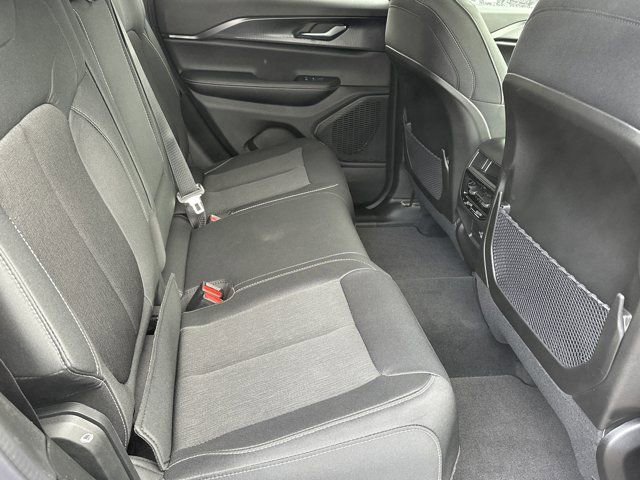 New 2025 Jeep Grand Cherokee Laredo image 15