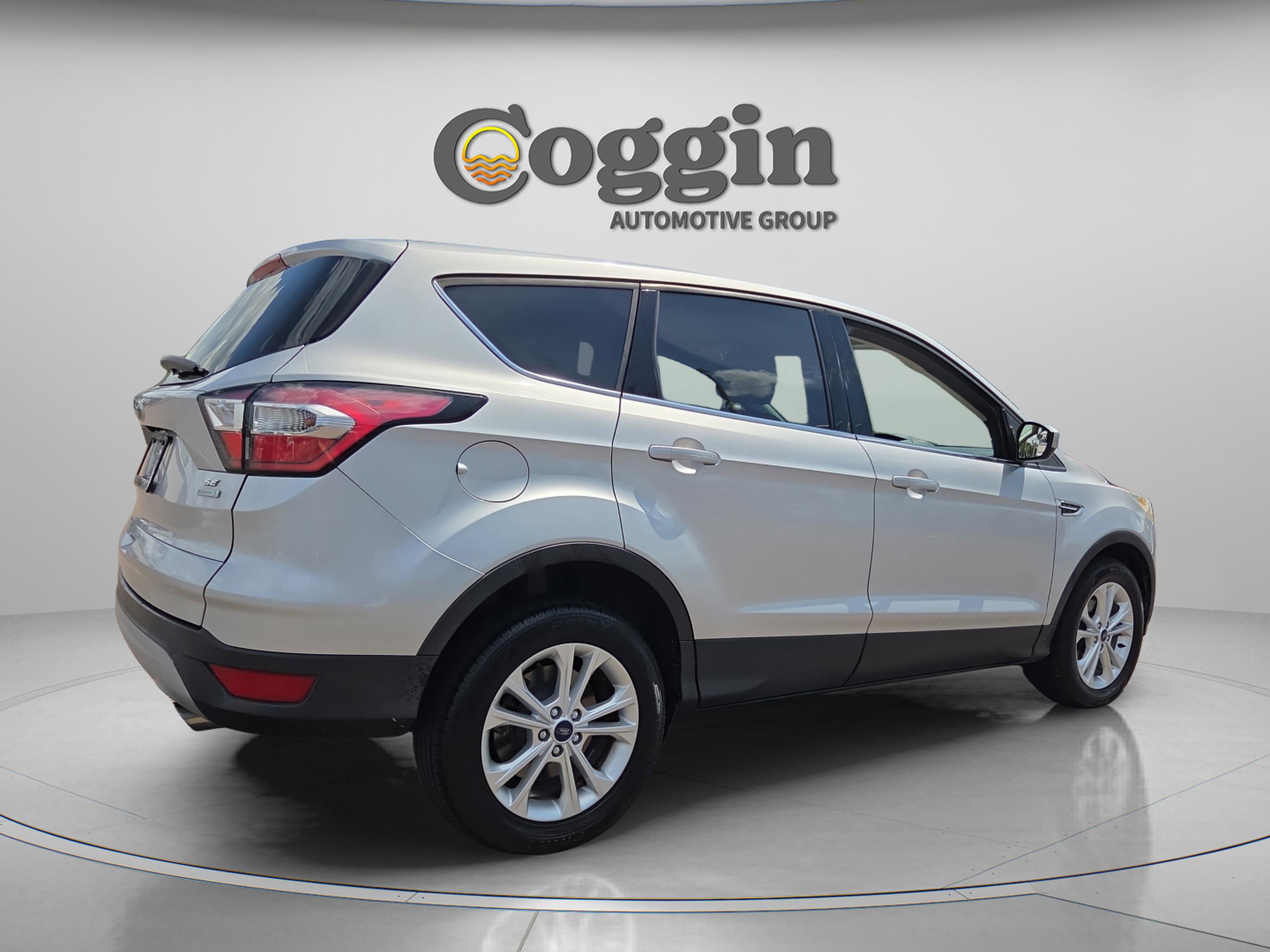 Used 2017 Ford Escape SE FWD image 5