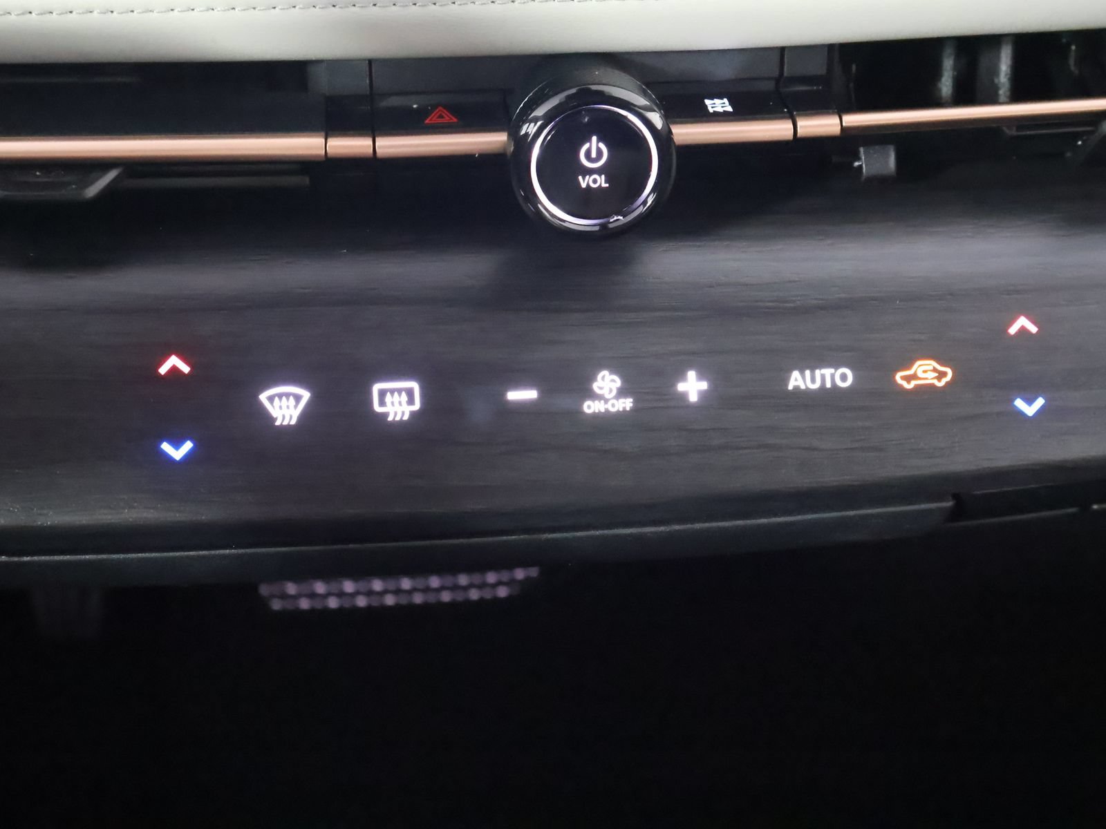 Used 2023 Nissan Ariya AWD image 40