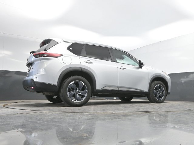 Used 2024 Nissan Rogue SV FWD image 45