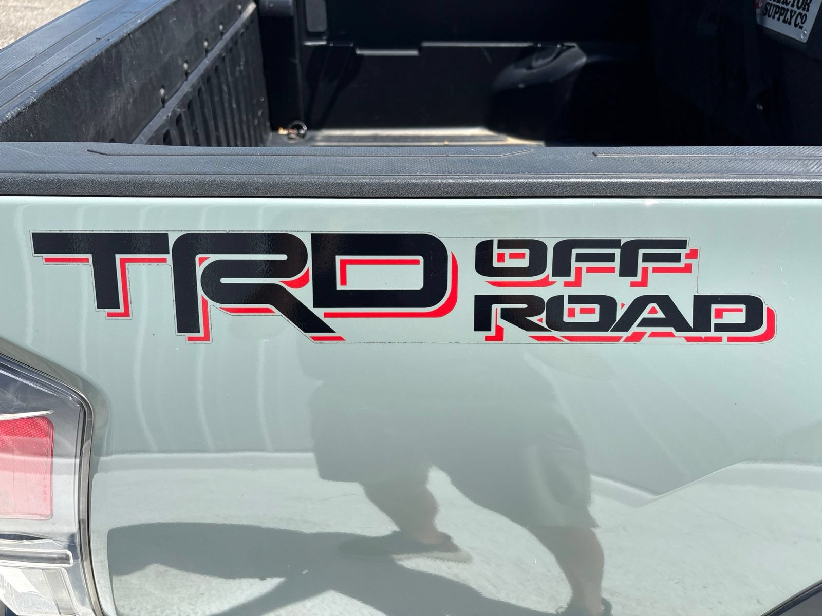 Used 2022 Toyota Tacoma TRD Off-Road w/ Technology Package RWD image 10
