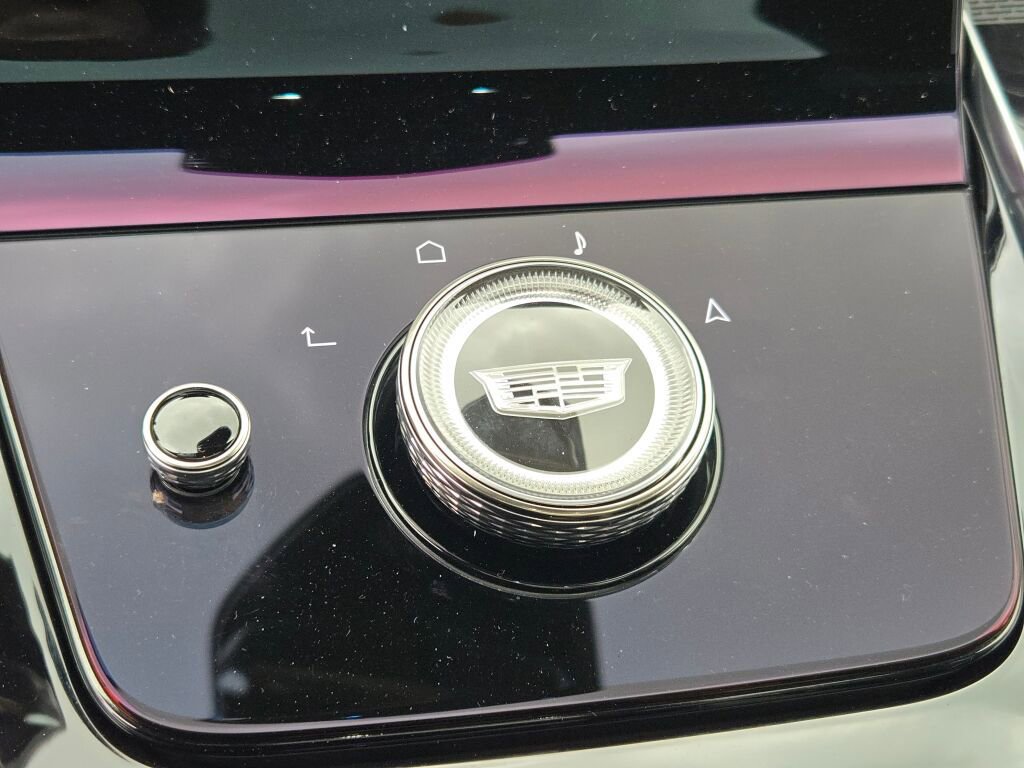 Used 2025 Cadillac Escalade Sport w/ Touring Package image 37