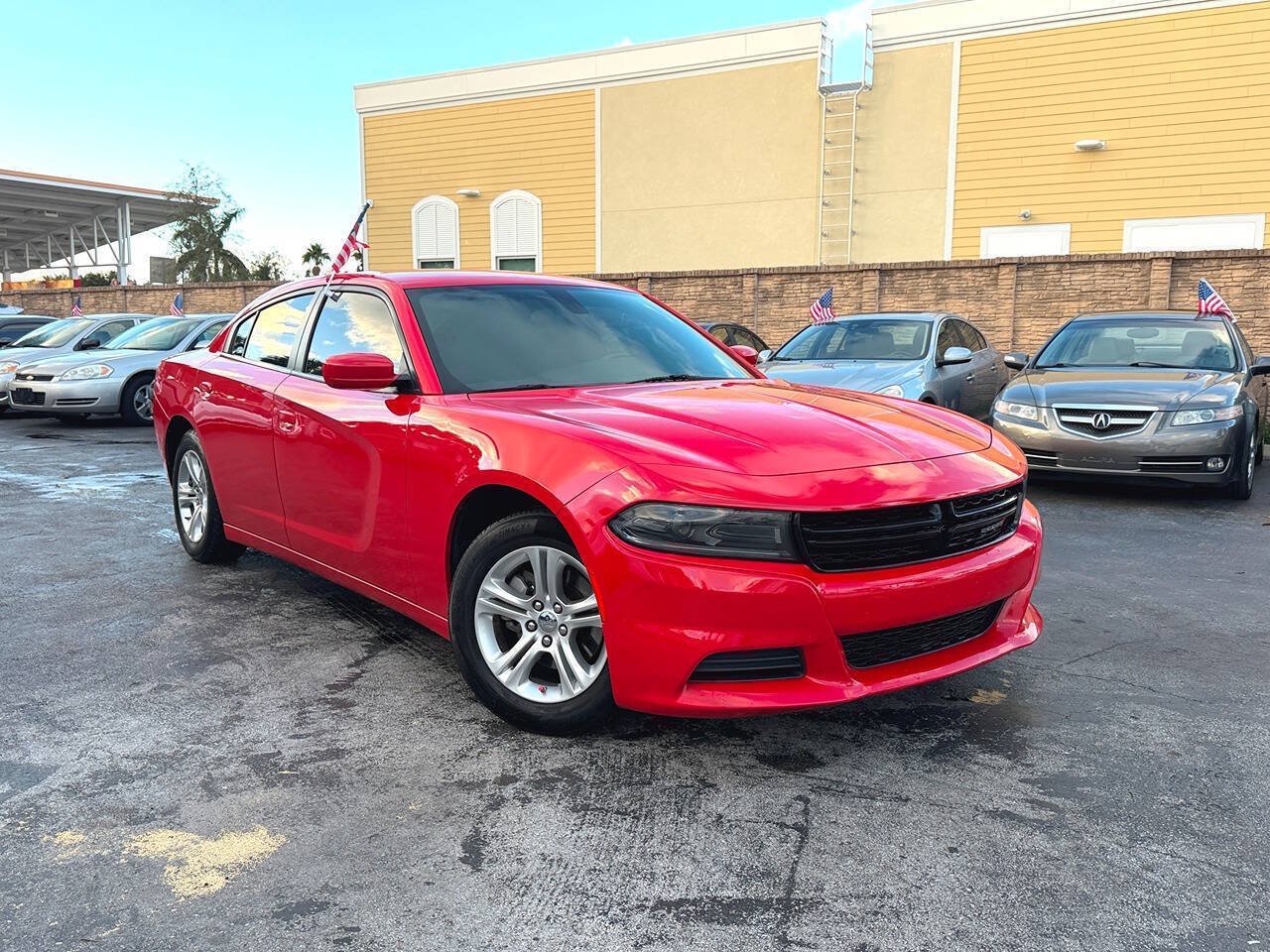 Used 2022 Dodge Charger SXT RWD image 2