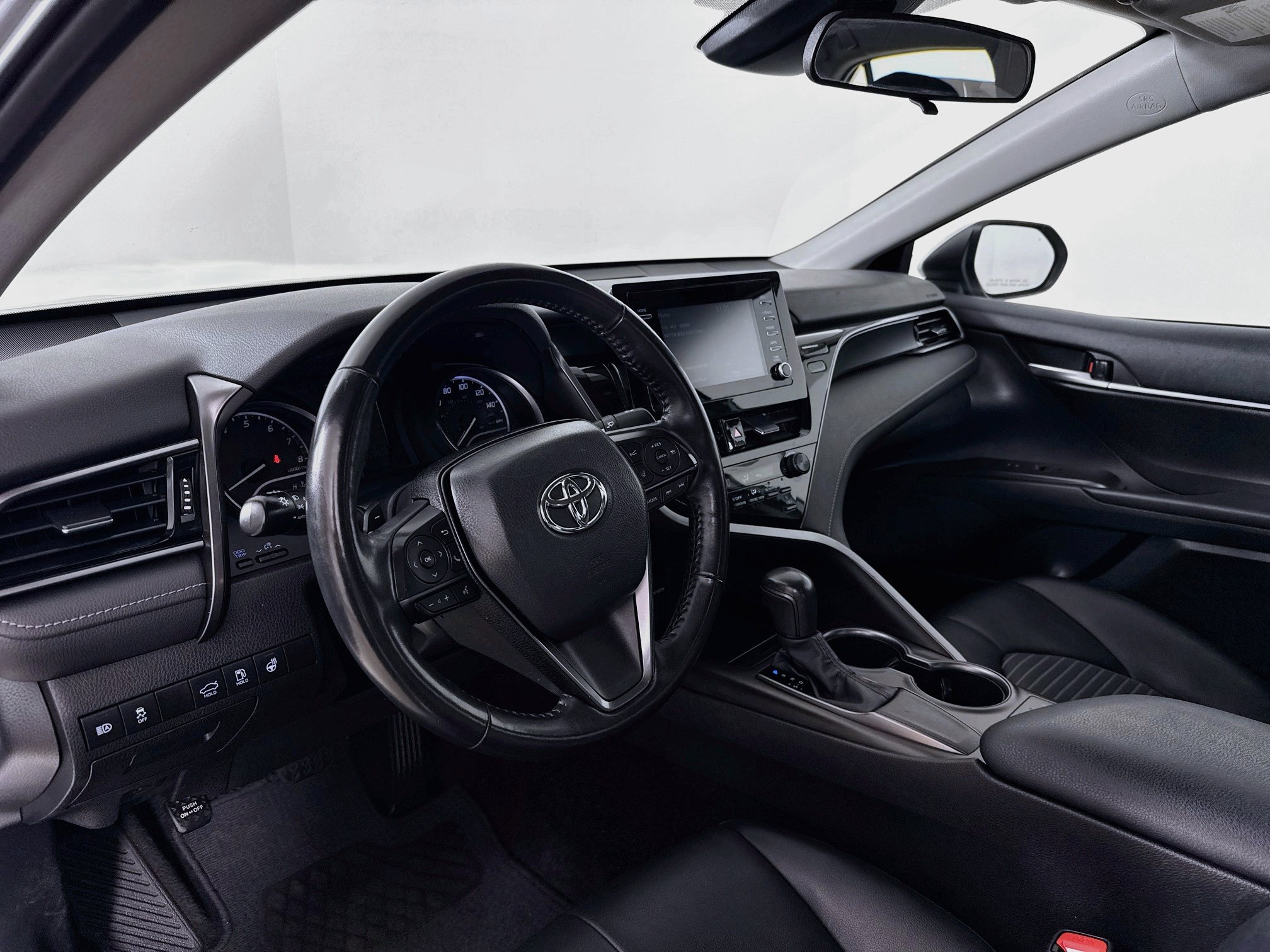 Used 2024 Toyota Camry SE FWD image 10