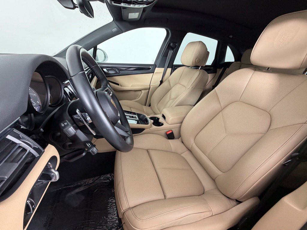 Certified 2024 Porsche Macan S AWD/4WD image 5