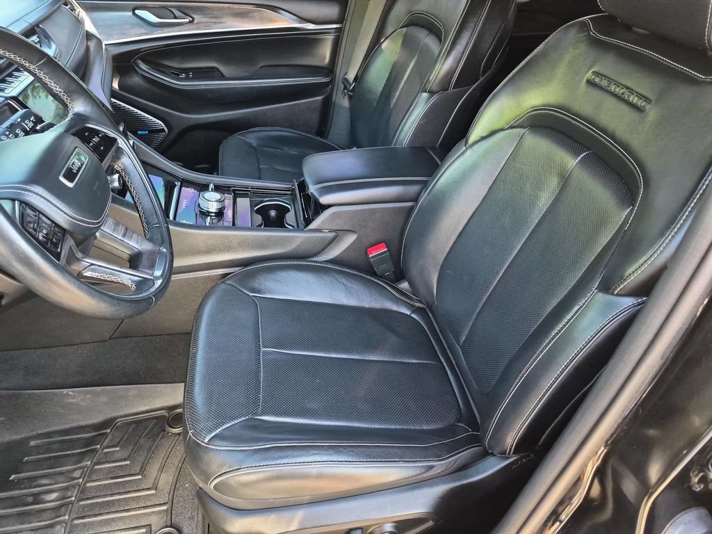 Used 2022 Jeep Grand Cherokee Overland AWD/4WD image 18