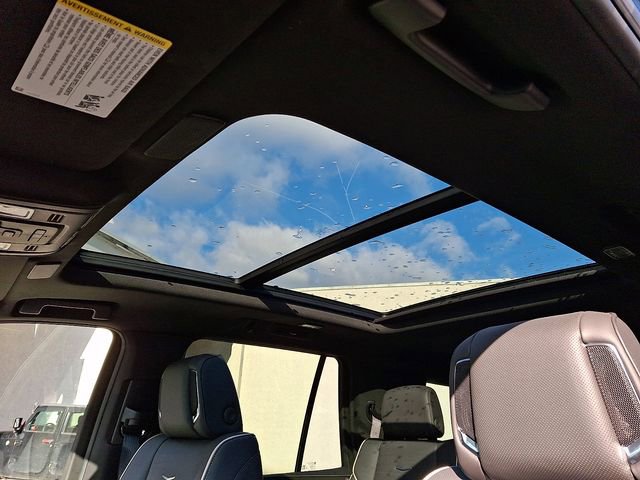 Used 2023 Cadillac Escalade Premium Luxury image 16