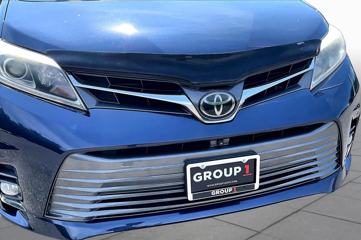 Used 2019 Toyota Sienna Limited Premium w/ Carpet Mat Package AWD/4WD image 30