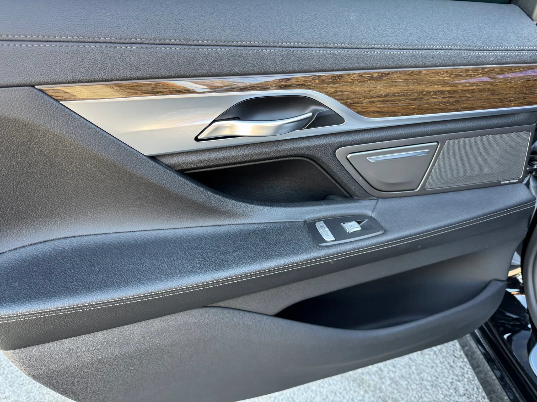 Used 2017 BMW 740i RWD image 15