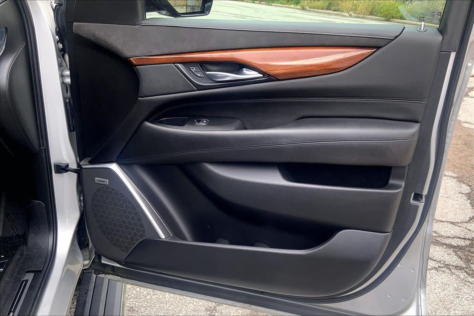 Used 2019 Cadillac Escalade Premium Luxury AWD/4WD image 27