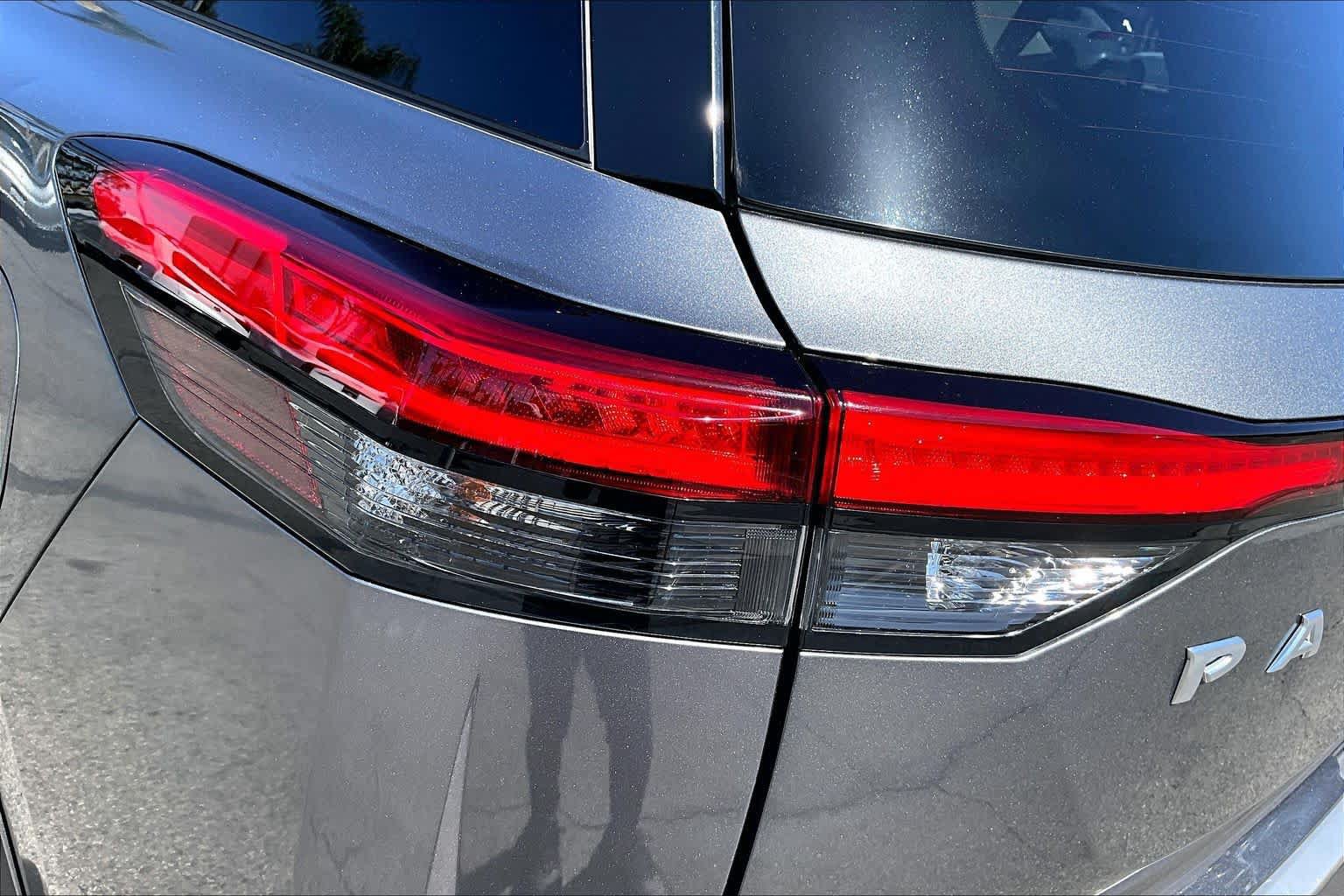 Used 2022 Nissan Pathfinder SL w/ SL Premium Package FWD image 27