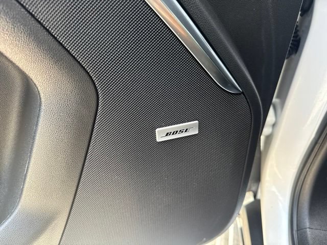 Used 2025 Chevrolet Suburban High Country AWD/4WD image 23
