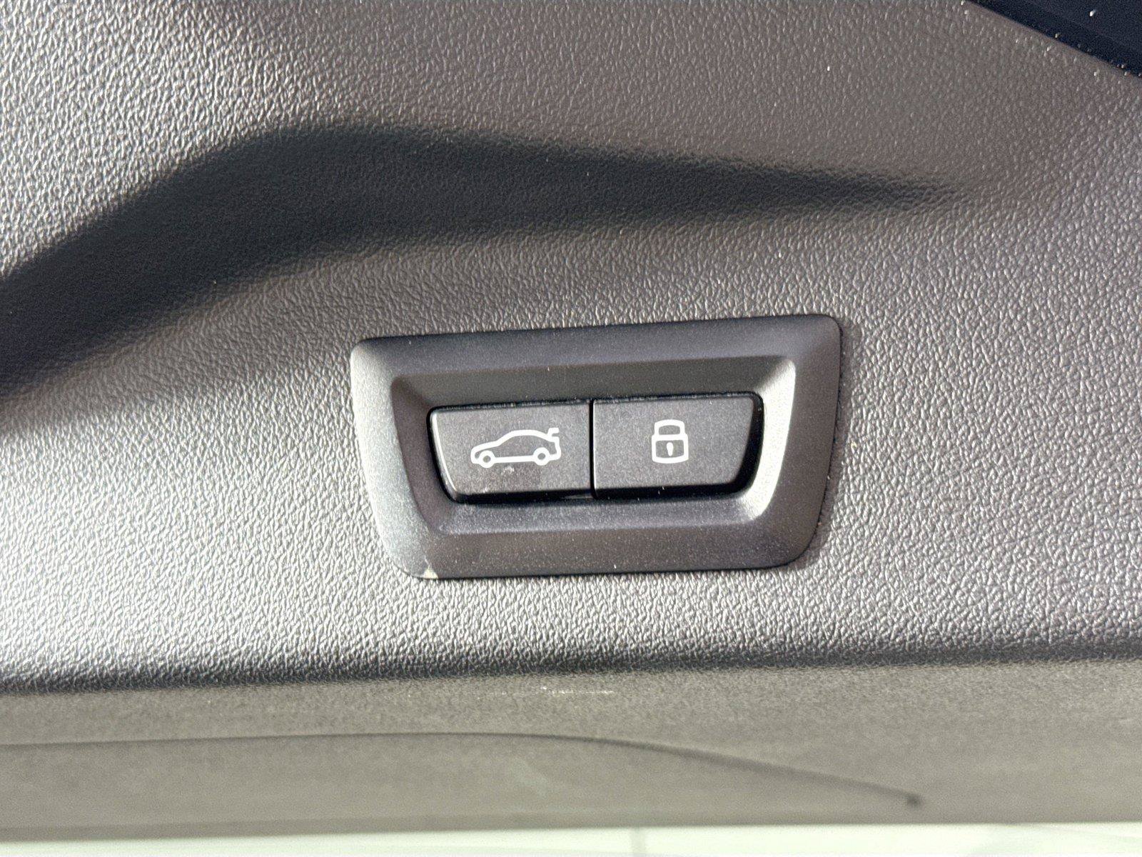 Used 2025 BMW X7 xDrive40i AWD/4WD image 44