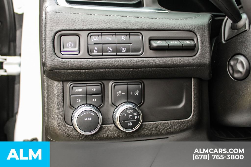 Used 2023 GMC Yukon XL Denali image 32