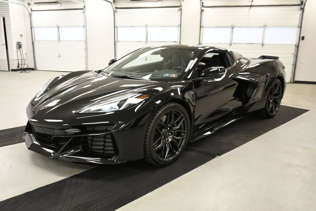Used 2024 Chevrolet Corvette Z06 RWD image 36