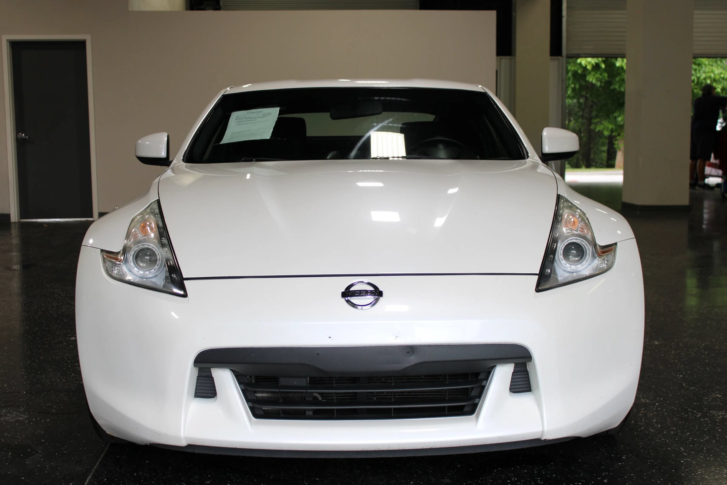 Used 2011 Nissan 370Z Coupe RWD image 8