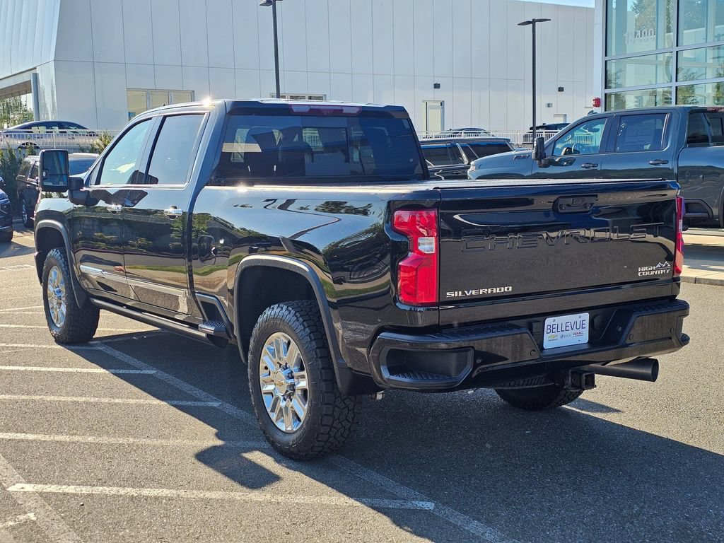 Used 2024 Chevrolet Silverado 2500 High Country w/ High Country Premium Package AWD/4WD image 3