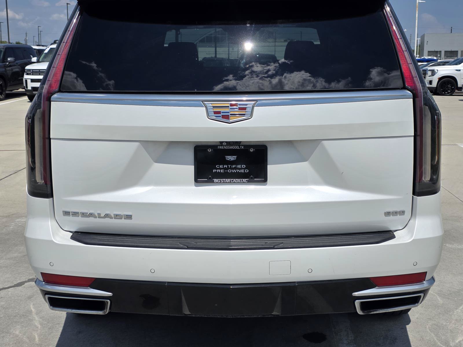 Used 2023 Cadillac Escalade Premium Luxury RWD image 10