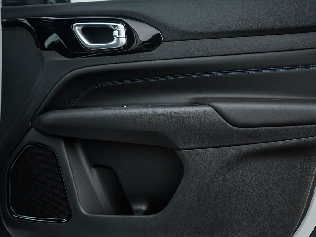 New 2026 Jeep Compass Limited AWD/4WD image 10