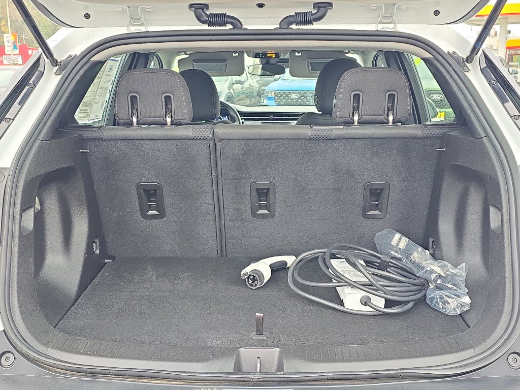 Used 2023 Chevrolet Bolt EUV LT w/ Driver Confidence Package image 9