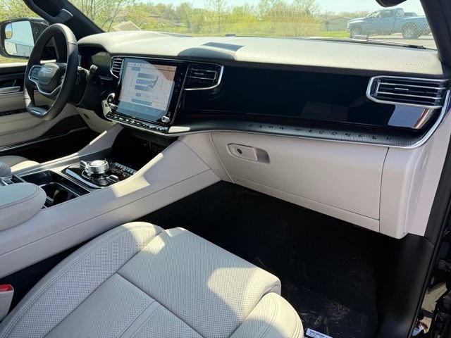 New 2026 Jeep Grand Wagoneer Summit w/ Premium Group III AWD/4WD image 16
