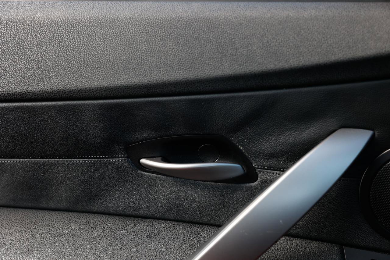 Used 2005 BMW Z4 2.5i image 37