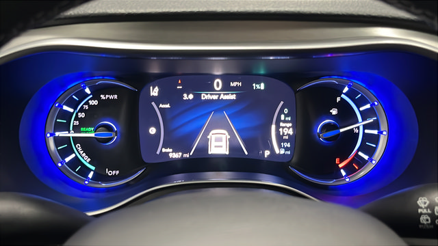 Used 2024 Chrysler Pacifica Premium FWD image 16