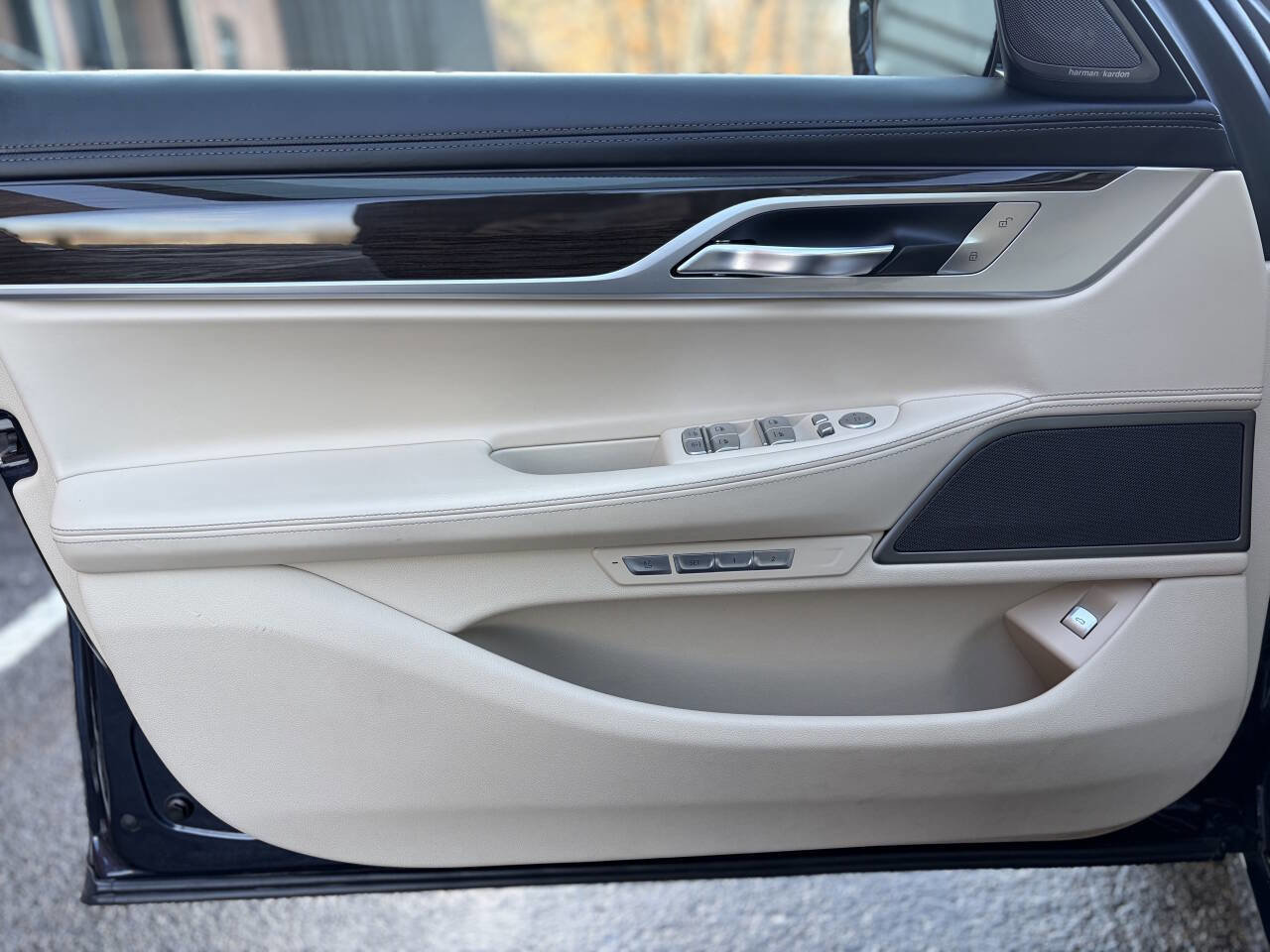 Used 2017 BMW 740i xDrive 740i xDrive AWD 4dr Sedan image 14