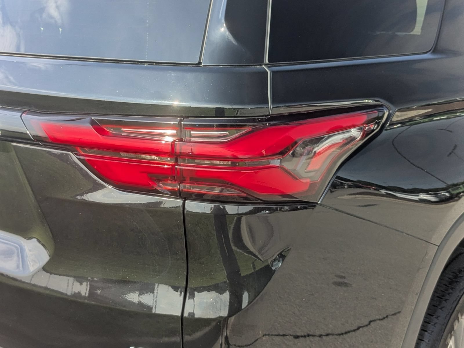Used 2022 Chevrolet Traverse LT AWD/4WD image 36