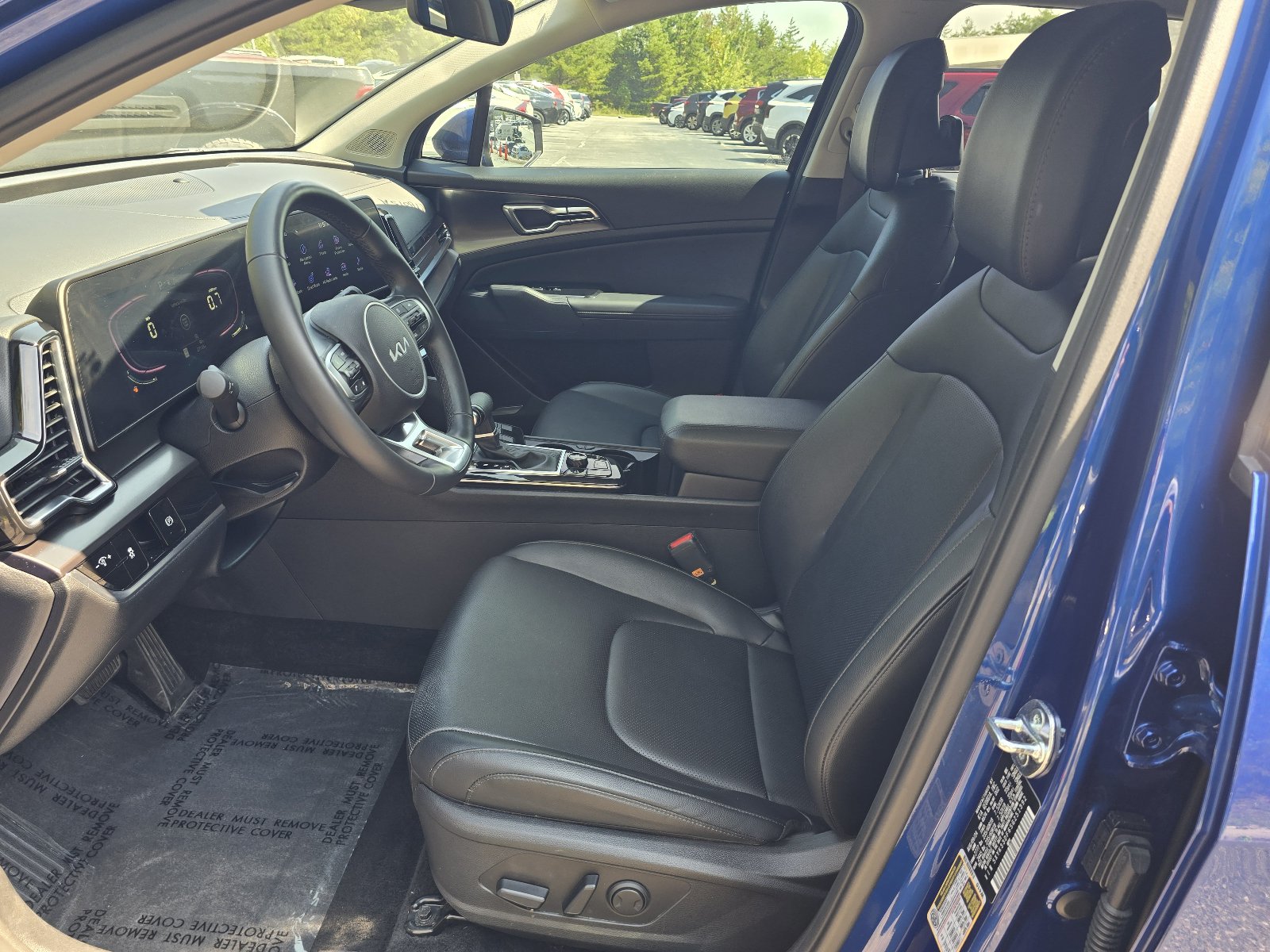 Used 2025 Kia Sportage EX FWD image 11