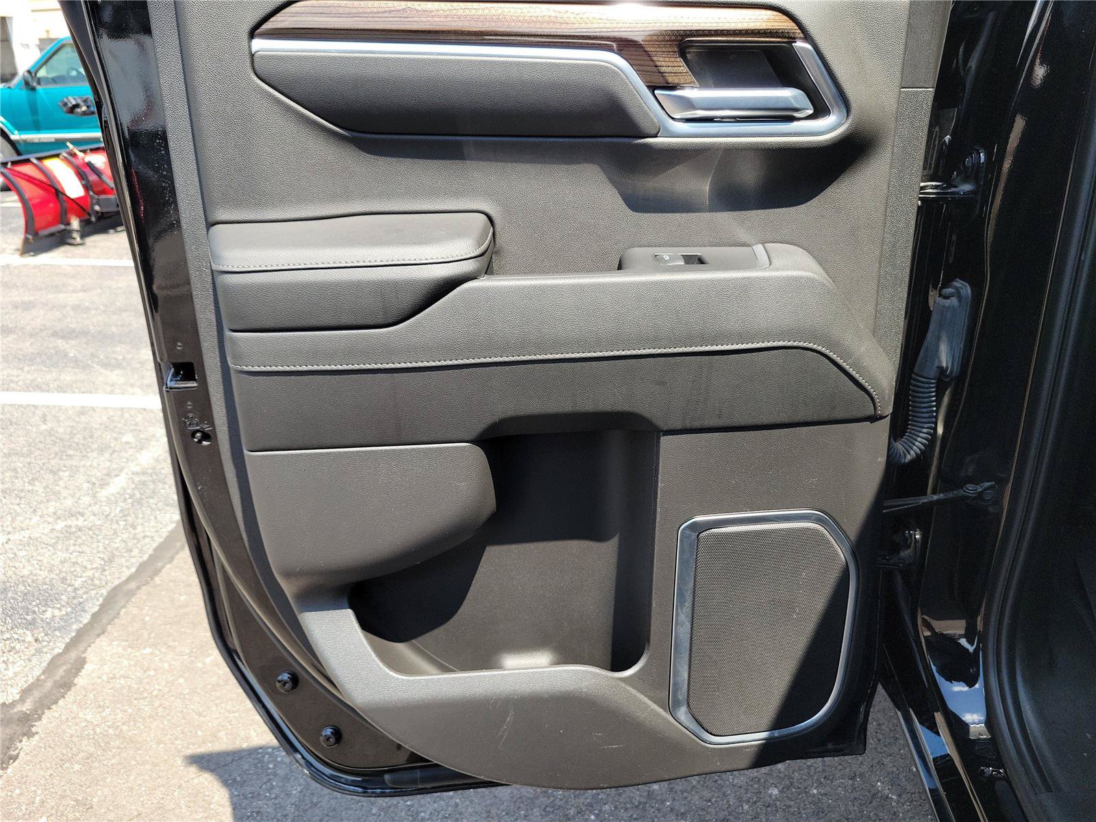 Used 2023 Chevrolet Silverado 1500 LT AWD/4WD image 15