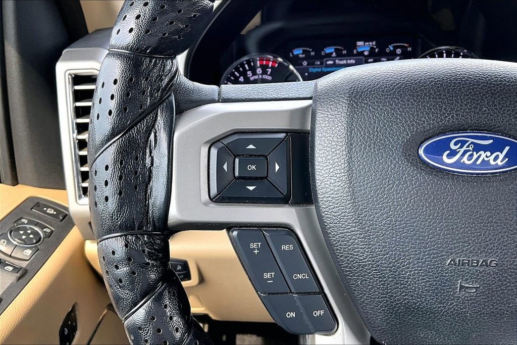 Used 2017 Ford F250 Lariat w/ Chrome Package image 11